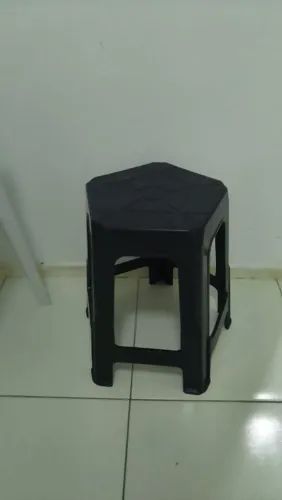 Banco plástico preto