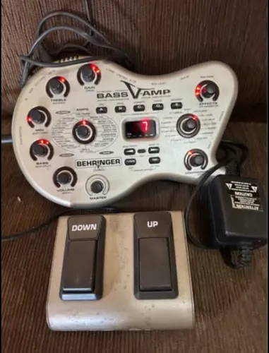 PEDALEIRA PARA CONTRABAIXO BASS VAMP 