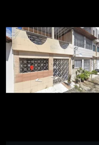 Dona c/ Escritura 290.000 celular p contato 79 99965.9590 com garagem
