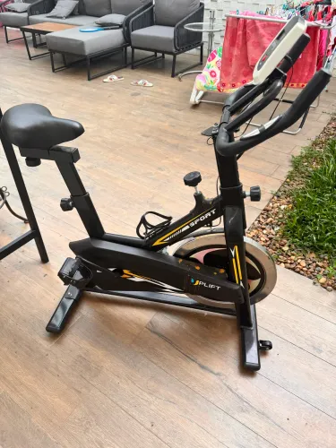 Bicicleta Spinning Uplift com 10 kg de Inércia