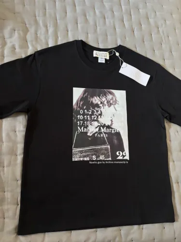 Camiseta maison margiela vogue