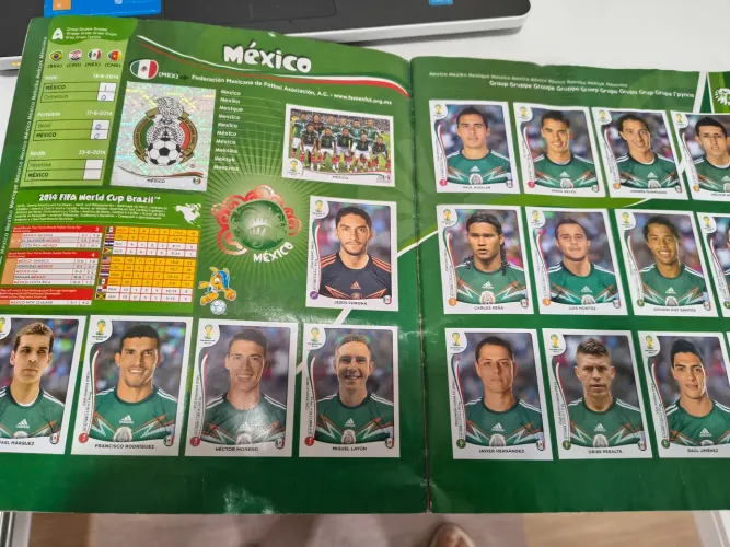Álbum de figurinhas da copa do mundo no Brasil completo