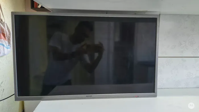 Televisão SEMP monitor 42"