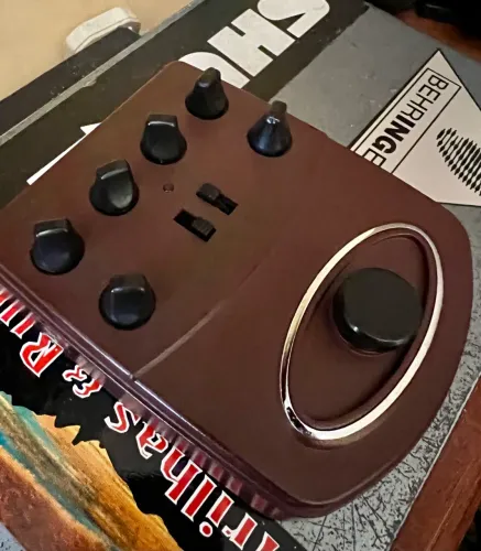 Pedal Behringer V tone Acoustic ADI 21