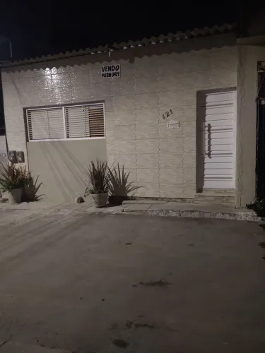 Duas casas pra vender em Piedade.