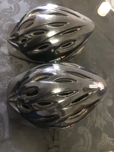 Par de capacetes Atrio para ciclista