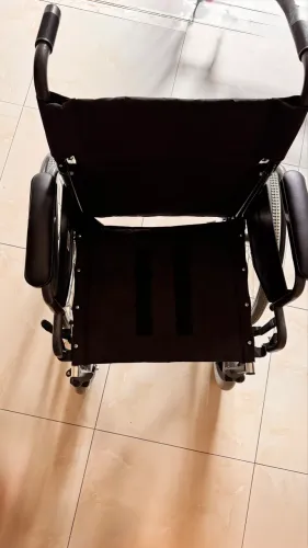 CADEIRA DE RODAS POUCO USO 120KG