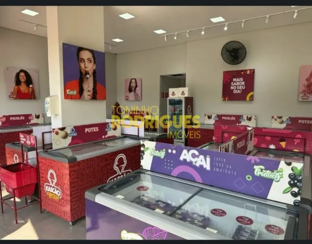 VENDE FUNDO DE COMERCIO - Ramo de Sorvete: Loja linda bem equipada com clientela fixa, bom