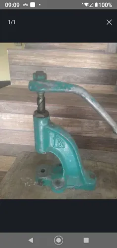 VENDO 1 balancin de pregar botões 