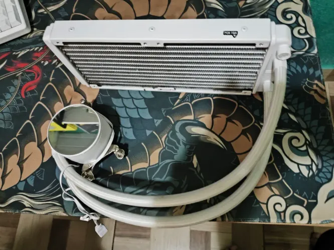Water cooler Rise mode branco 240mm sem fans 