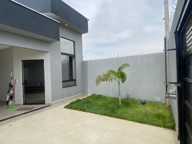 Casa com Piscina à Venda no Jardim Marajoara!