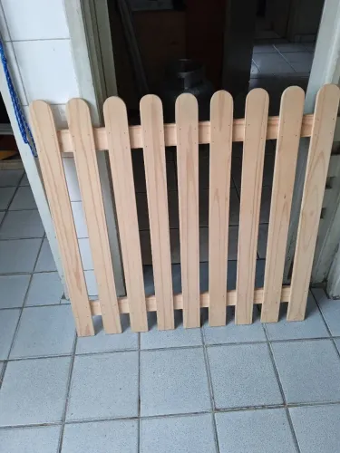 Vendo grade de madeira nova para porta
