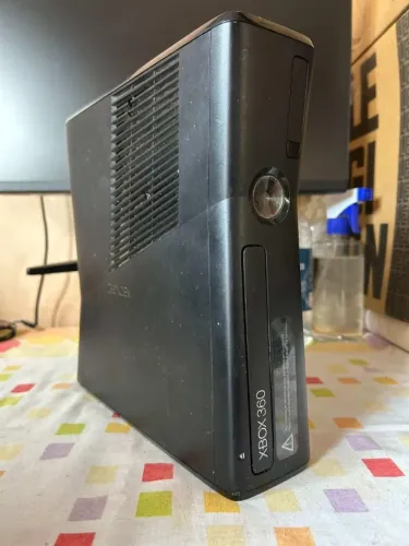 Xbox 360 - Para retirada de peças
