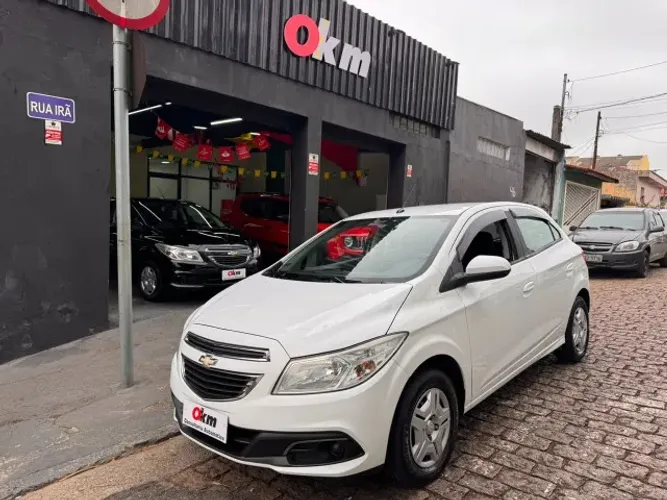 Chevrolet Onix Hatch LT 1.0 8V Flex Power Mec. 4P 2013