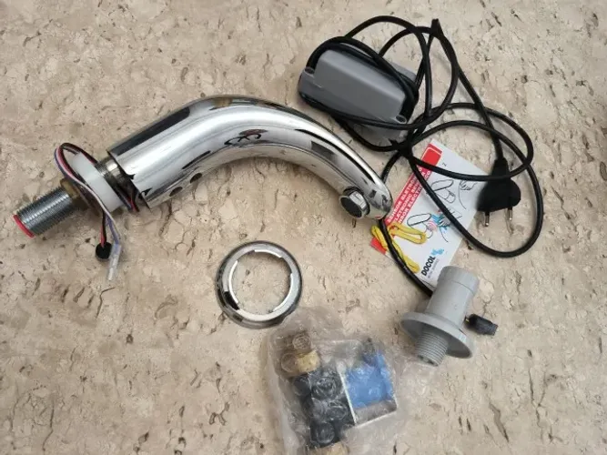 TORNEIRA ELETRÔNICA COM SENSOR DOCOLELETRIC CROMADO (CODIGO 00464806) NOVO