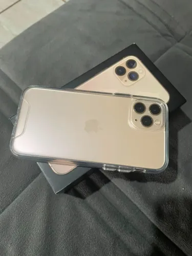 Iphone 11 Pro Dourado Impecável- Nunca aberto Única dona com caixa. R$ 1,220