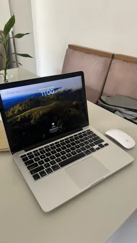 Vendo MacBook Pro Retina 13? Early 2013, acompanhado de Magic Mouse Apple original.