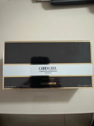 Good Girl Carolina Herrera kit travel
