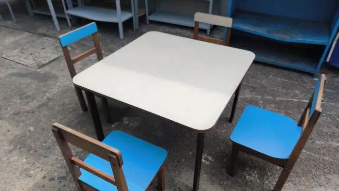 Conjunto Infantil Escolar com 4 Lugares