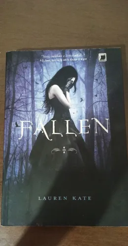Livro Fallen de Lauren Kate VOL1, capa mole