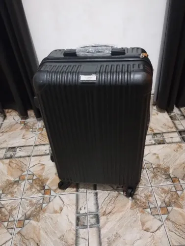 Mala de Viagem Rígida Preta 16kg (Nova/Nunca Usada) - Pronta para Viajar! 
