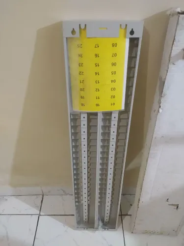Porta cartão de ponto Madis 50 lugares 