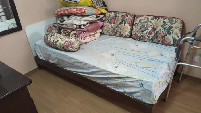 Cama de viúva + colchão