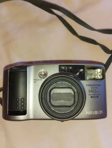 Câmera fotográfica Minolta freedom antiga