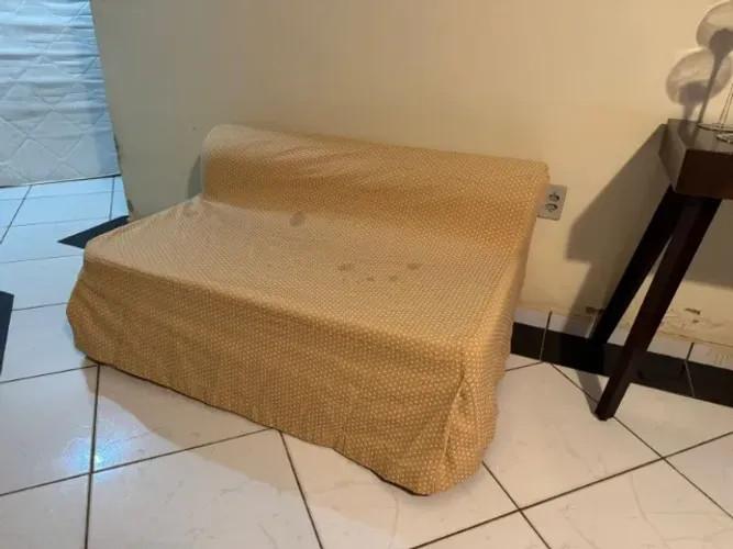 1 sofá cama + 2 colchões: casal e solteiro