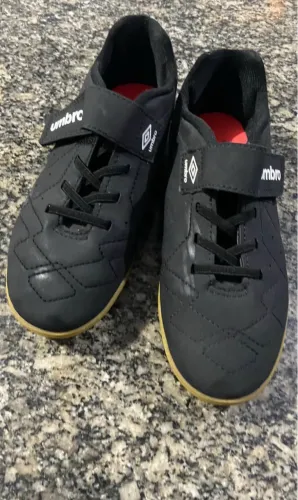 Chuteira futsal Umbro n 36