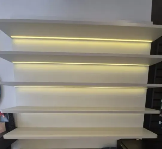 PRATELEIRAS EM MDF COM LED
