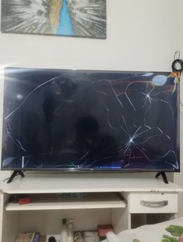 Televisão 43 polegadas retirada de peças.