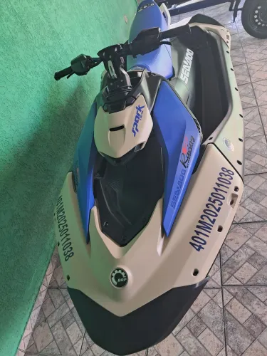 JET SKI SEA DOO SPARK TRIXX 30 HRS