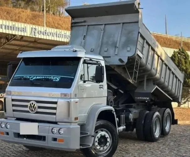 vw 24220 6x2 2010 caçamba