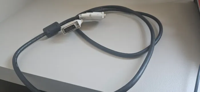 Vídeo do tipo DVI-D Dual Link.