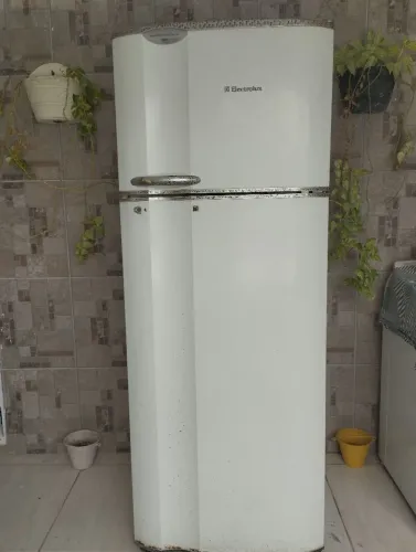 Geladeira Eletrolux 470 litros/sem gás