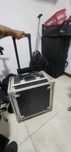 Case para mesa de som e equipamentos