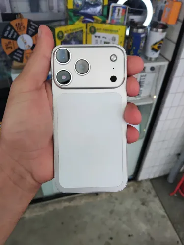 ? IPHONE 11 64GB - VISUAL IPHONE 17 PRO ?