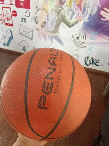 Bola de basquete básica da Penalty