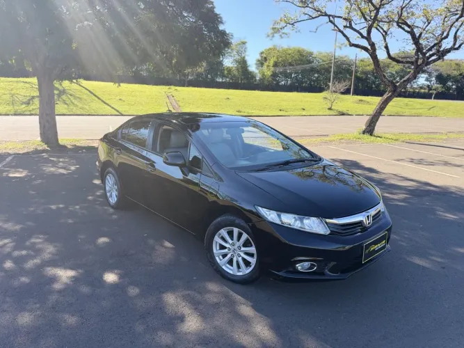 Honda Civic Sedan LXS 1.8/1.8 Flex 16V Aut. 4P 2014