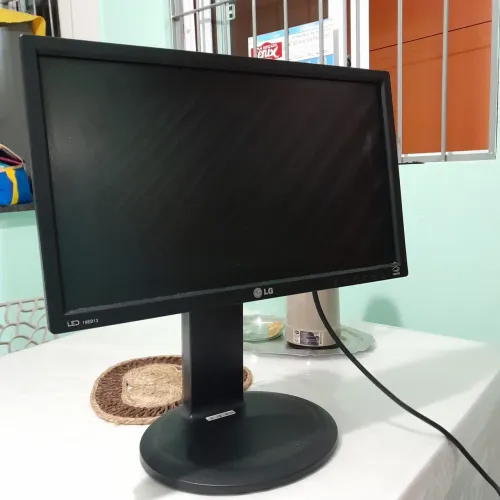 MONITOR 20 POLEGADAS LG
