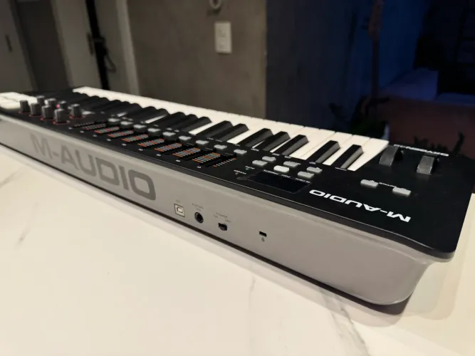 Teclado controlador M Audio novo 61 teclas 