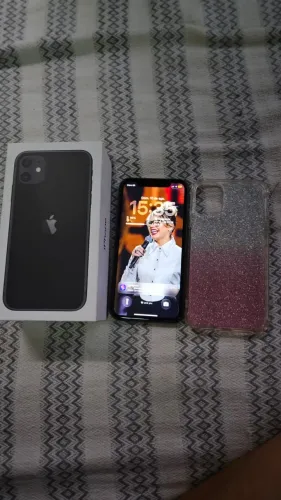 iPhone 11 - 64 GB