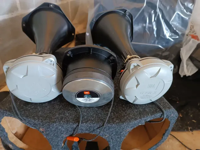 Vendo Kit Cornetas JBL