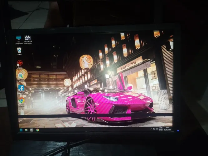 Monitor Dell 19 Polegadas com Linha Horizontal na parte inferior 