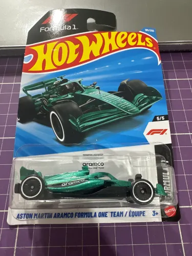 Hot Wheels Aston Martin Aramco Formula One Team - Lacrado