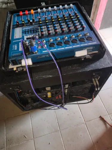 Vendo e troco som montado leia o anúncio aceito cartão 