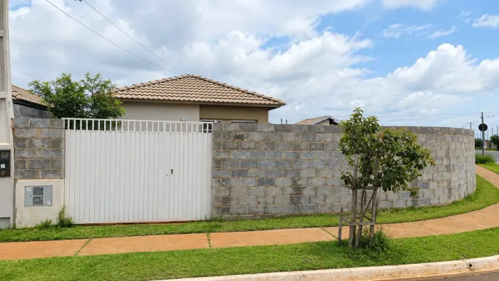 Oportunidade! Casa 2 Dormitórios com Amplo Terreno no Pacaembu em Tatuí Interior de SP