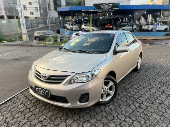 Toyota Corolla GLI 1.8 Flex 16V Aut. 2014