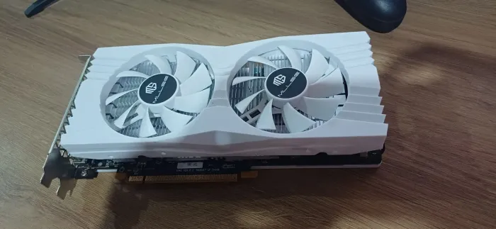 Placa de video rx580 (defeito) para quem tem interesse de consertar ou retirar peças 